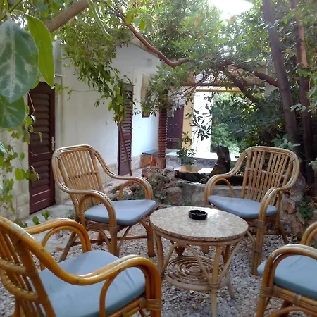 Ivan Dolac 4584d * Jelsa (Hvar)